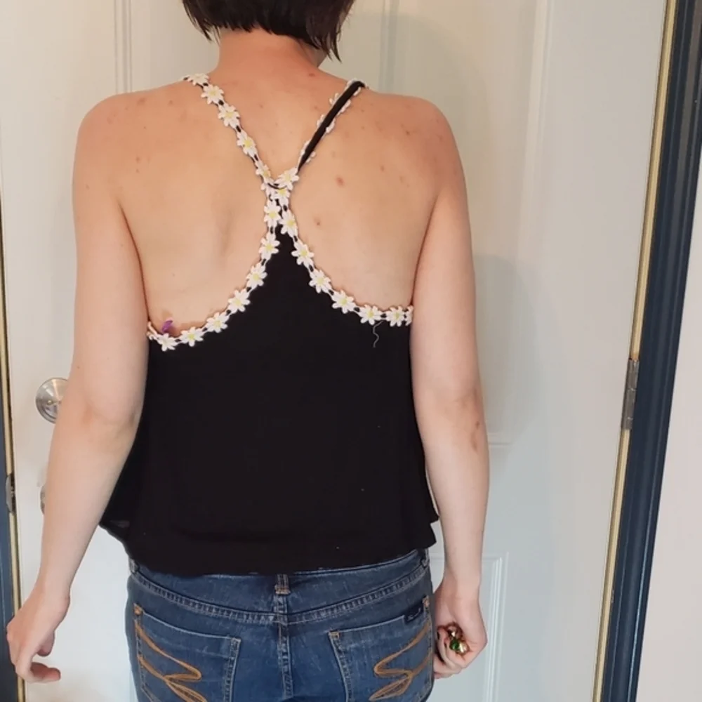 Retro Daisy Racerback Crop‎ Top - Picture 2 of 4